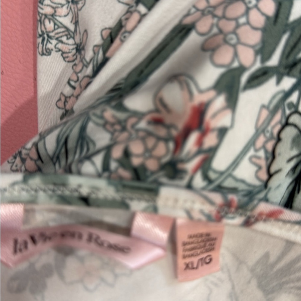 ⭐️⭐️La Vie En Rose Floral Print Dress - Picture 2 of 3
